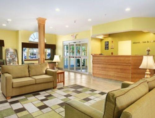 Microtel Inn & Suites By Wyndham Johnstown Interior foto